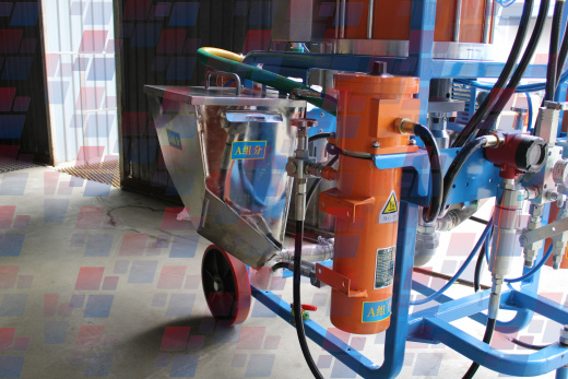 Установка для нанесения двухкомпонентных покрытий аналог Graco XP70